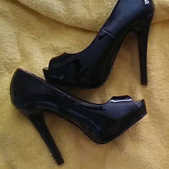 Shoes - Picture 2 of 2